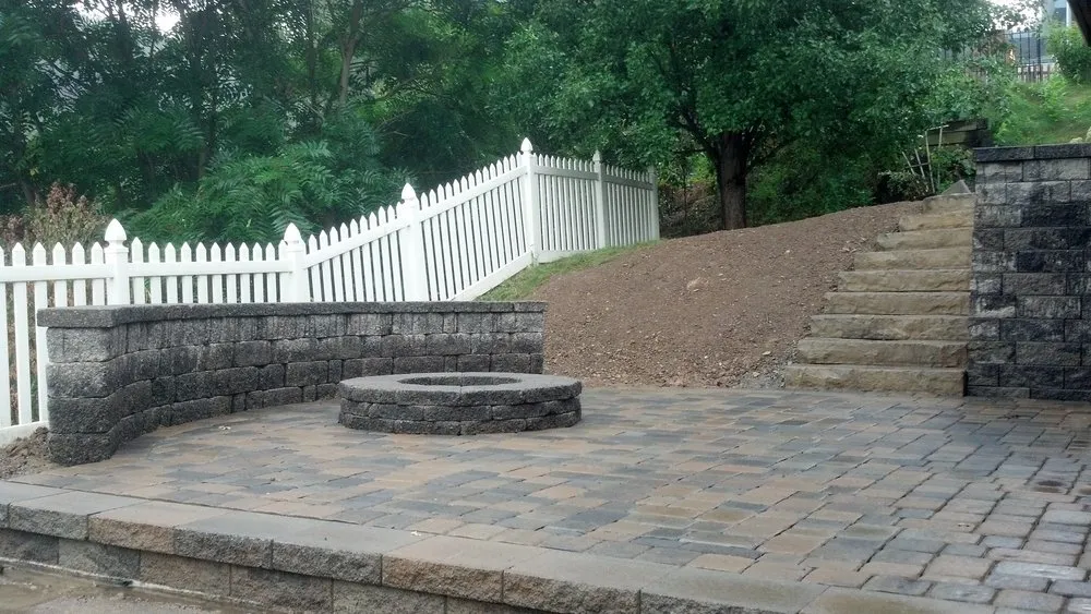 Affordable yard maintenance experts serving Rochester, PA - Lawnworks