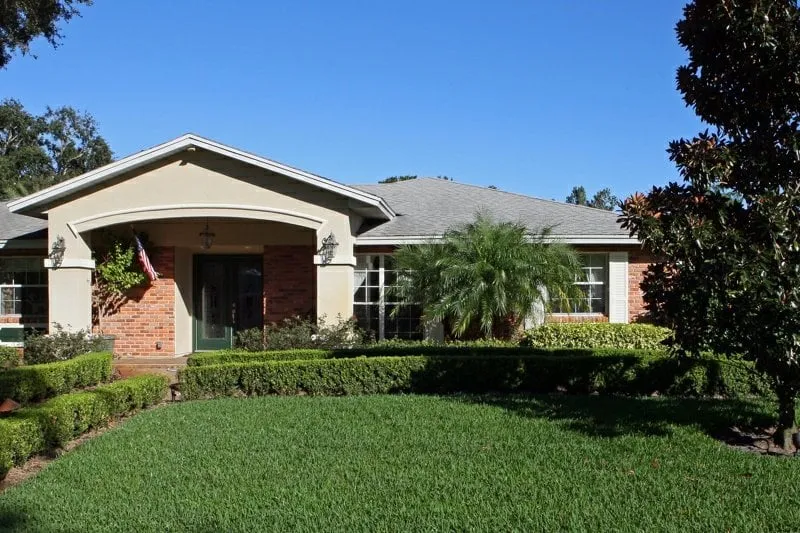 Trusted lawn care service near you in Orlando, FL by Lawnworx