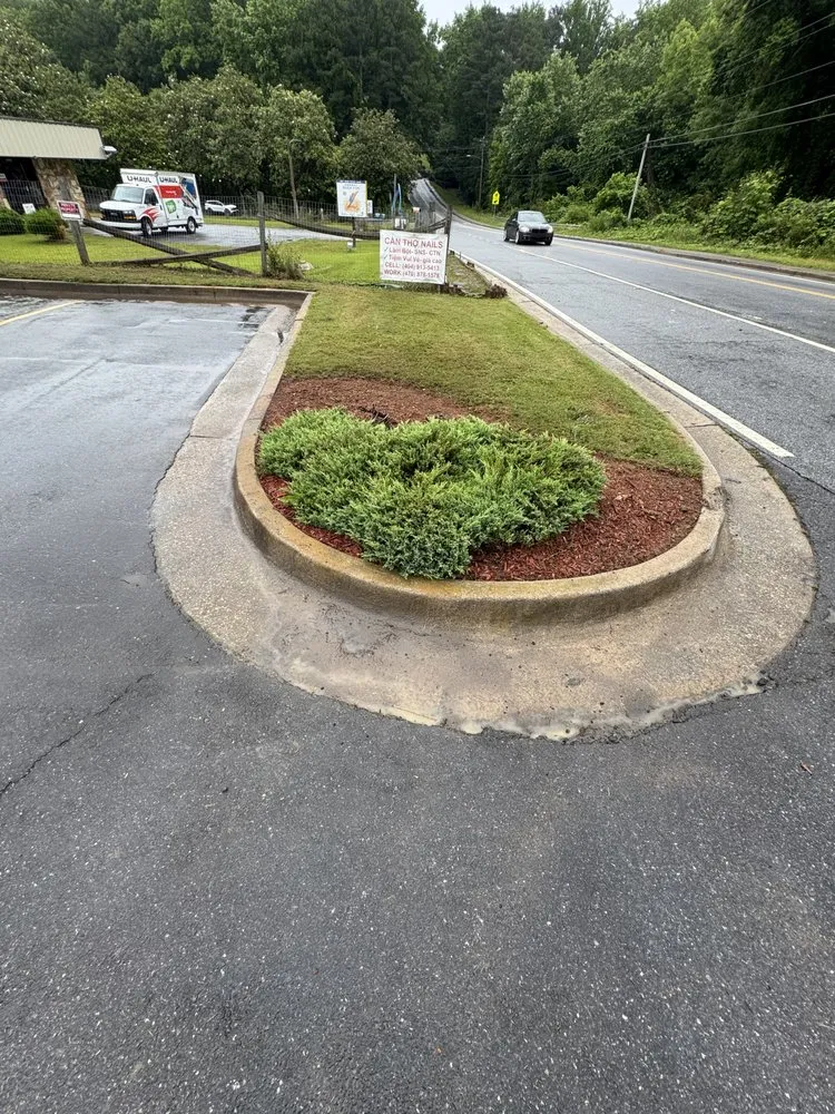 Top-rated lawn care service experts serving Ellenwood, GA - Lawny Land Pros