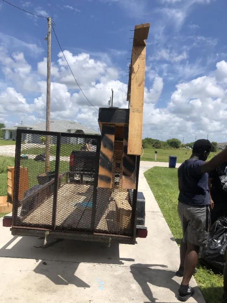 Professional yard cleanup service in Lehigh Acres, FL by Lawn.Z