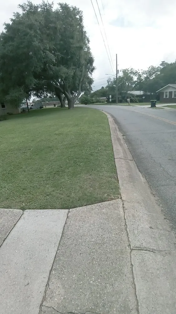 Reliable landscaping services near you in Centerville, GA by Lawrence Landscape