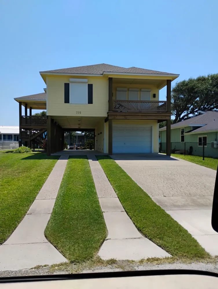 Trusted yard cleanup service in Rockport, TX - Lawrence Landscaping Lawn Service & More