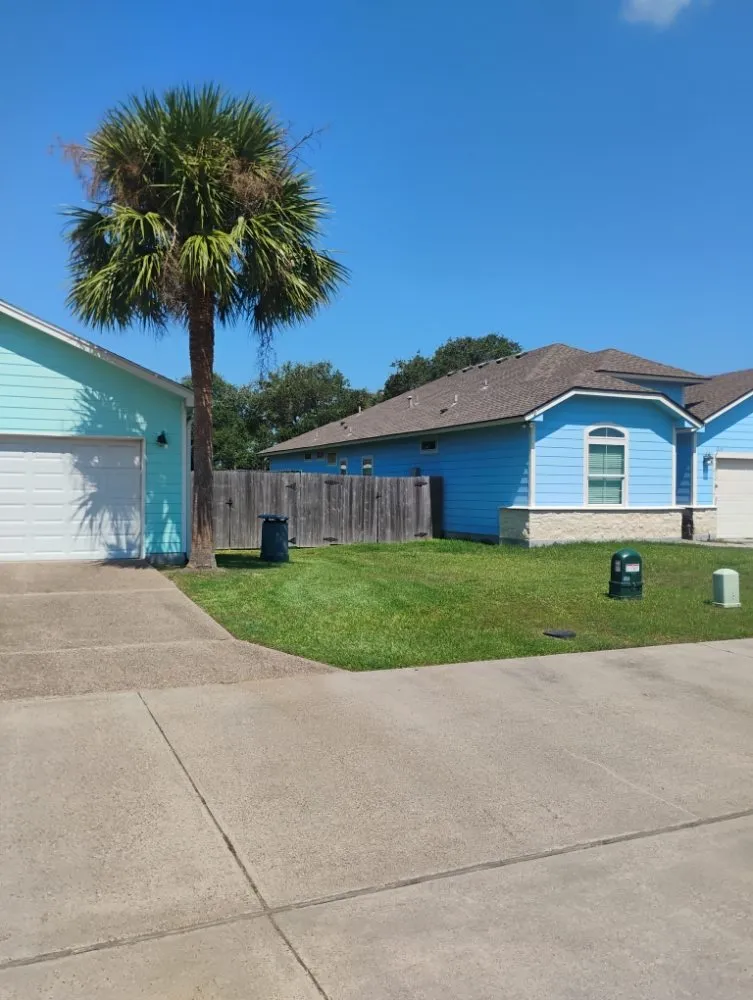 Reliable yard cleanup service in Rockport, TX - Lawrence Landscaping Lawn Service & More