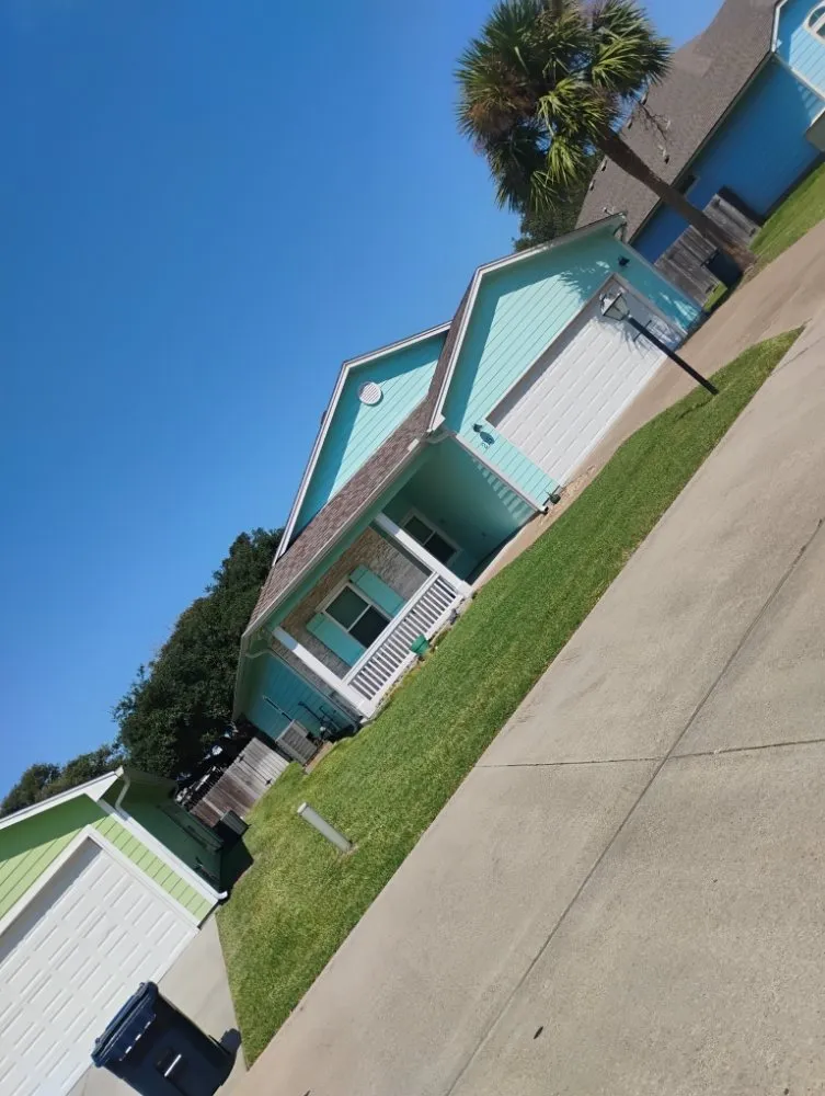 Top-rated lawn mowing service in Rockport, TX by Lawrence Landscaping Lawn Service & More