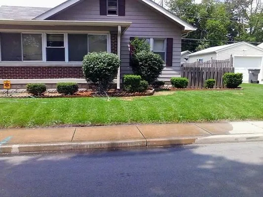 Lawrence Lawn Care Logo