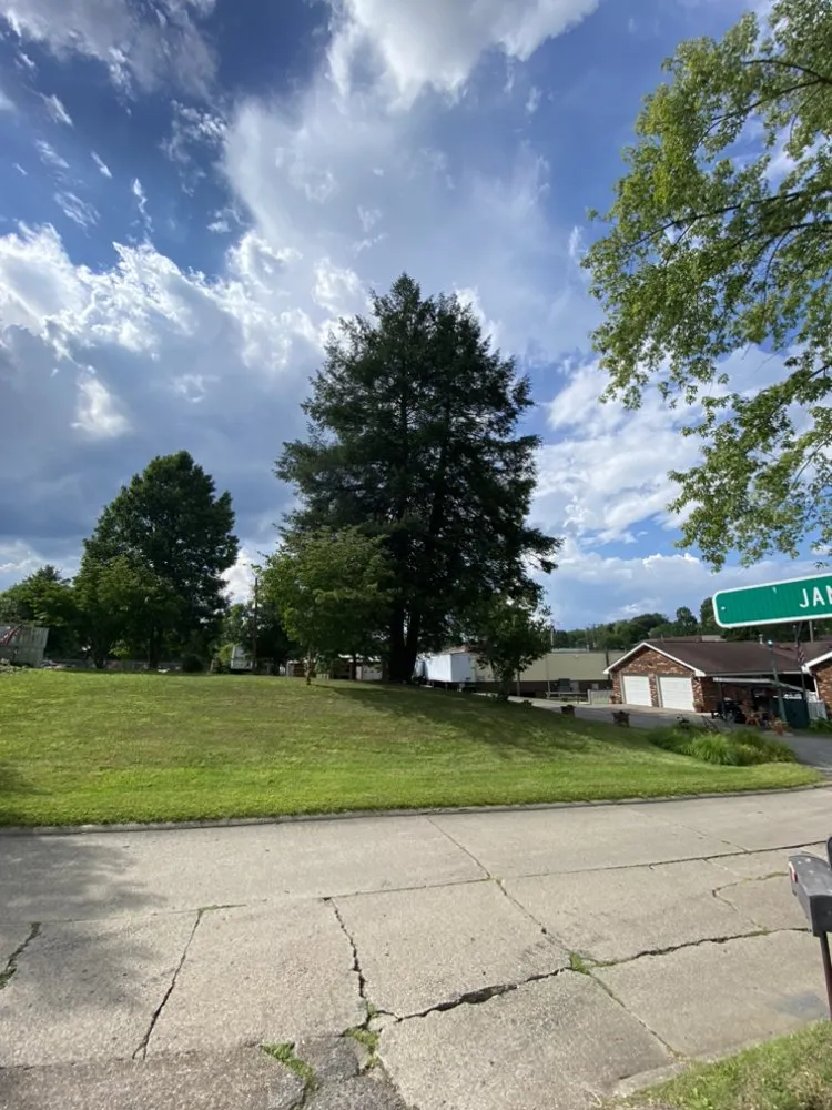 Reliable garden landscaping with custom design across Elkview, WV - Lawrence Lawn Care