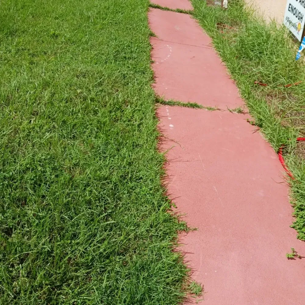 Top-rated lawn mowing service near you across Panama City, FL - Lawrence Lawn Care