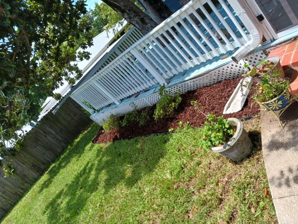 Affordable yard maintenance experts serving Panama City, FL - Lawrence Lawn Care