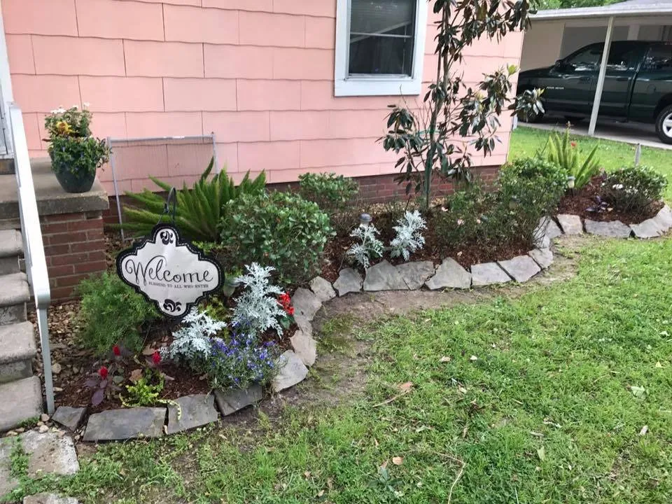 Custom yard cleanup service in Lake Charles, LA by Lawson Landscaping