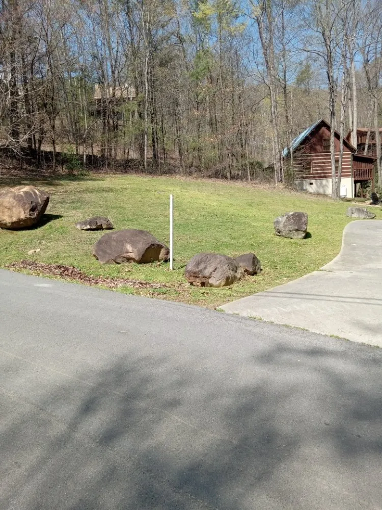 Affordable garden landscaping in Sevierville, TN by Lawsons Lawncare