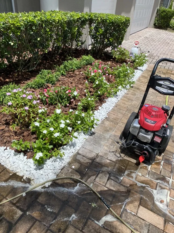 Expert residential landscaping in Kissimmee, FL - Layan Lawn Care