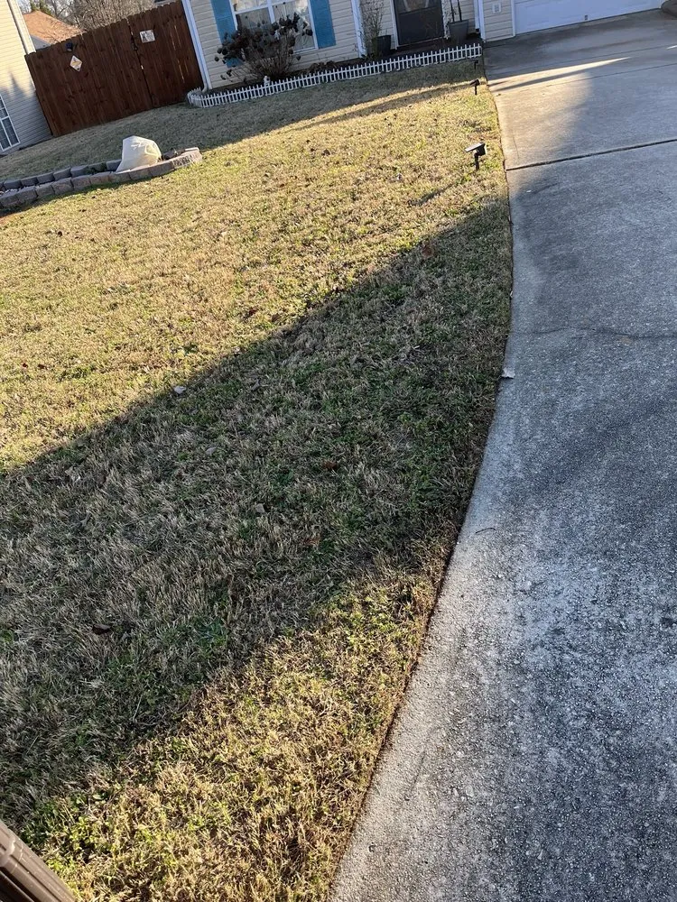 Top-rated yard maintenance for year-round maintenance in Rex, GA by Layen’s Lawn Care