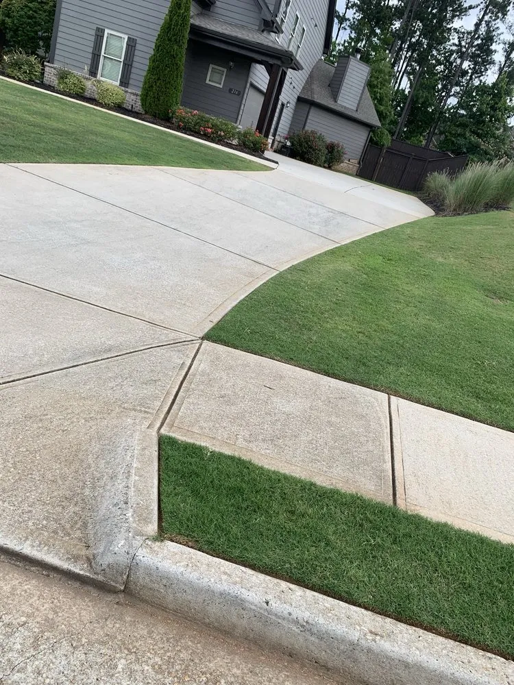 Top-rated yard cleanup service experts serving Rex, GA - Layen’s Lawn Care
