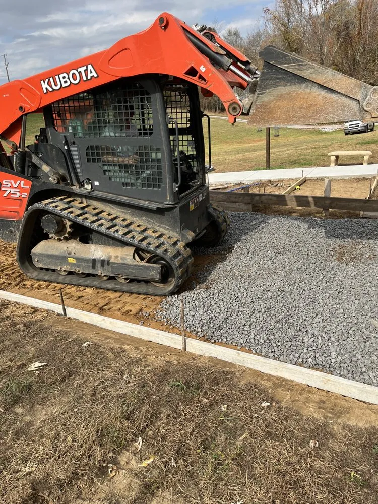 Professional residential landscaping in Cunningham, TN - Laynes Farm Landscaping and Excavation