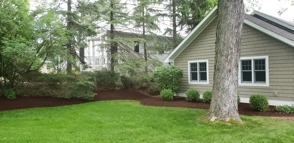 Local yard maintenance experts serving Oconomowoc, WI - Layout Landscape & Maintenance