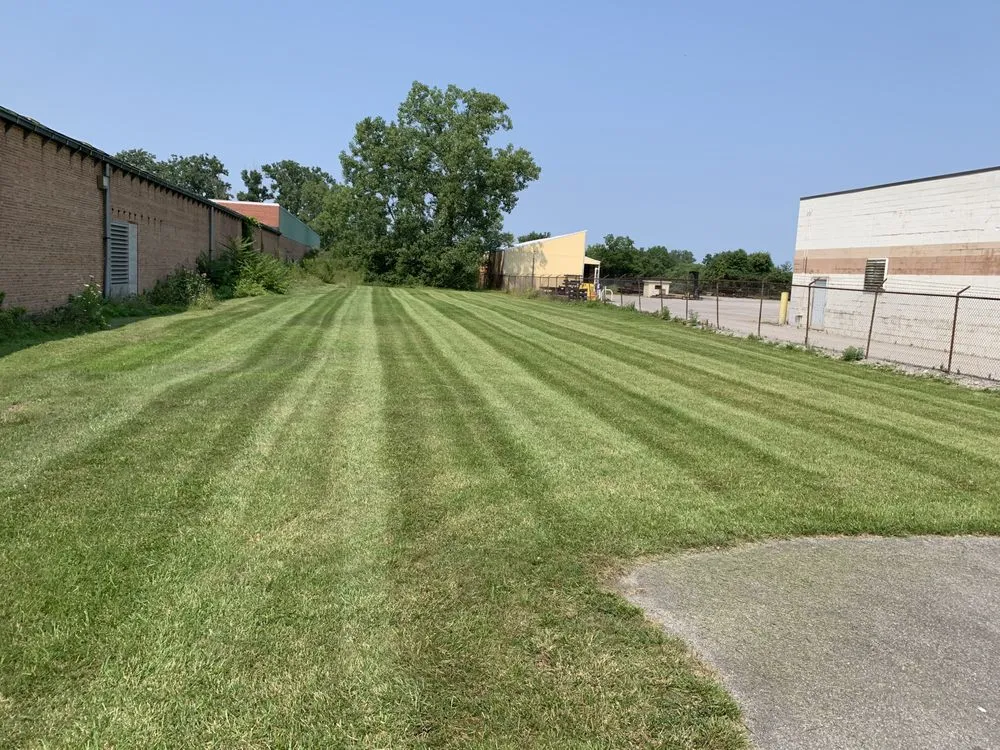 Affordable lawn care service experts serving Fort Wayne, IN - Layton’s Lawn Care