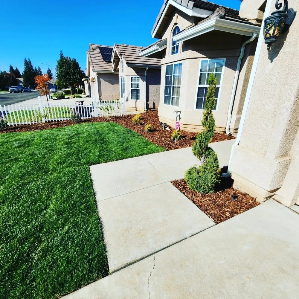 Professional landscaping services experts serving Fresno, CA - Lazcano Property Maintenance