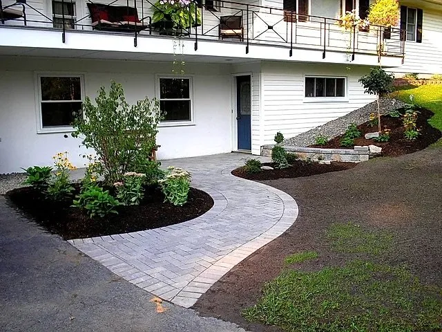 Reliable garden landscaping in Syracuse, NY by Lazer line Landscaping