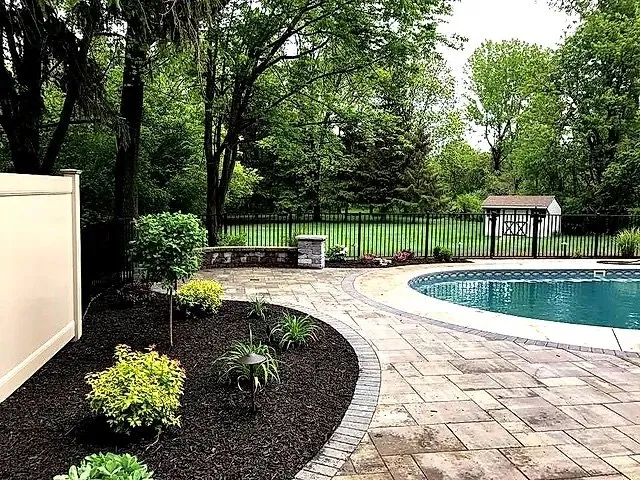 Custom lawn mowing service in Syracuse, NY - Lazer line Landscaping