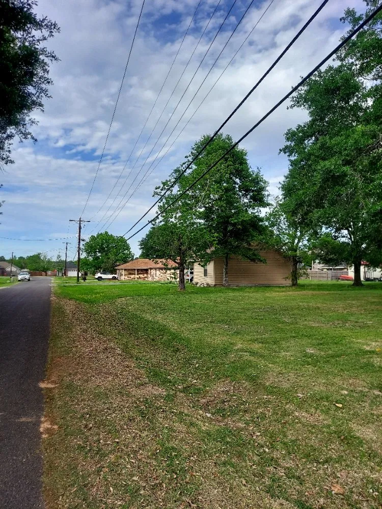 Expert outdoor landscaping in Bridge City, TX by Lazy Cutz