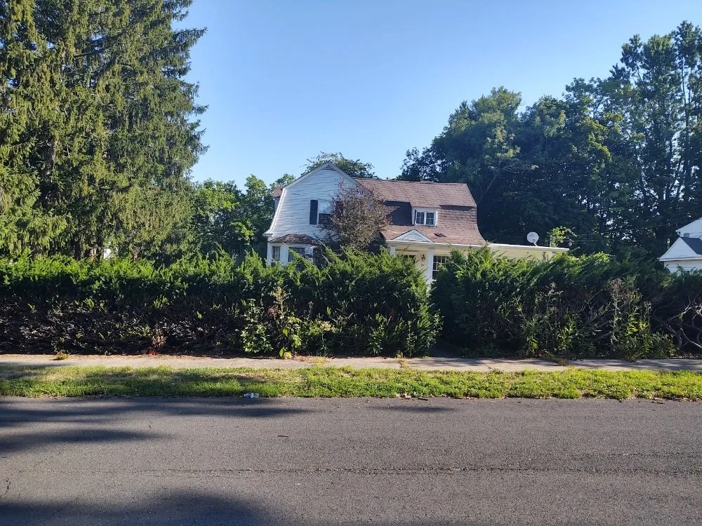 Affordable garden landscaping in New Britain, CT by LB Family Lawn Care & Snow Removal