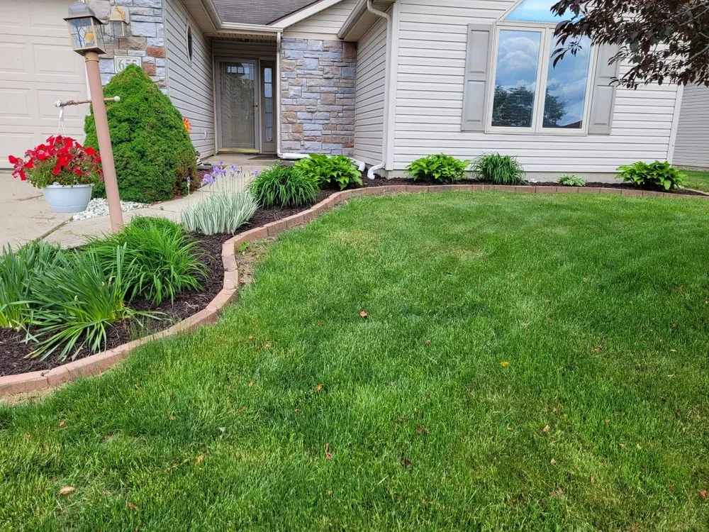 Top-rated yard cleanup service in Columbia City, IN by L&B Landscaping