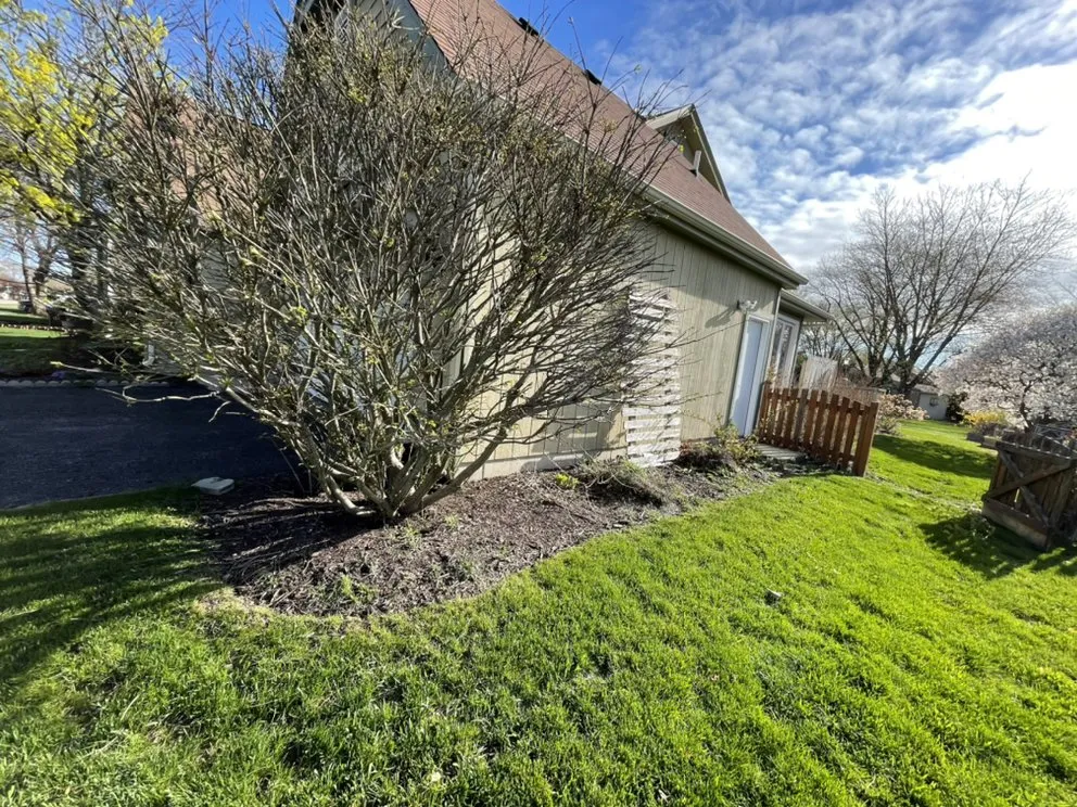 Expert garden landscaping experts serving West Chicago, IL - LB Landscaping