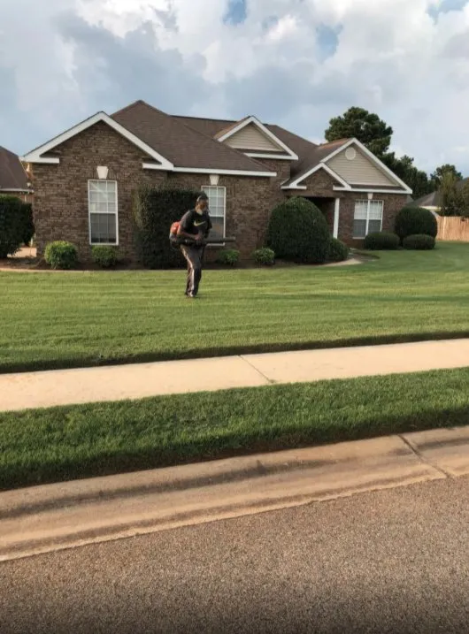 Local yard cleanup service experts serving Macon, GA - L&B Lawn Service