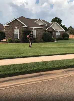 L&B Lawn Service Logo