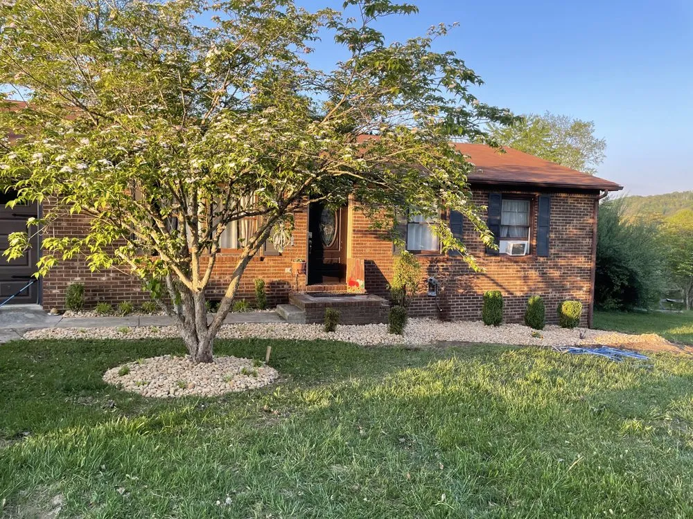 Affordable landscaping services in Thorn Hill, TN by LB Lawncare & More