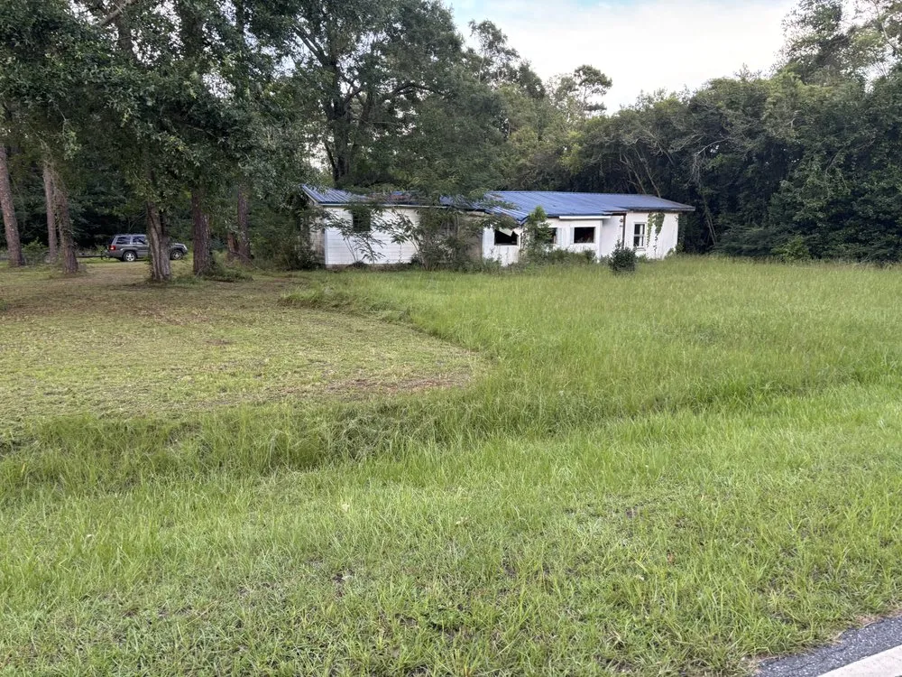 Professional residential landscaping experts serving Bainbridge, GA - L&B Services