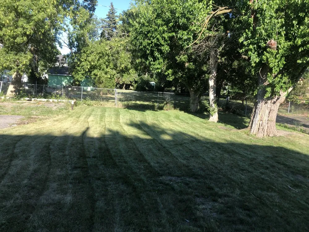 Trusted lawn care service in Saginaw, MI by LB5 Lawncare Services
