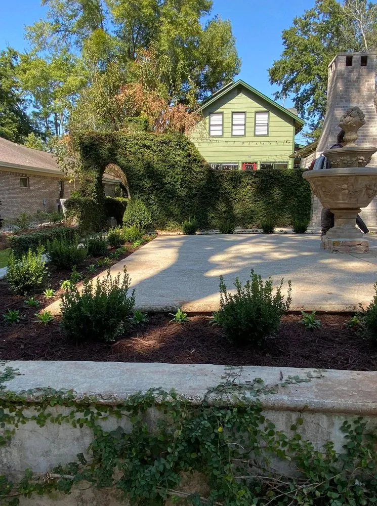 Top-rated lawn mowing service in Fairhope, AL by LBC Landscape