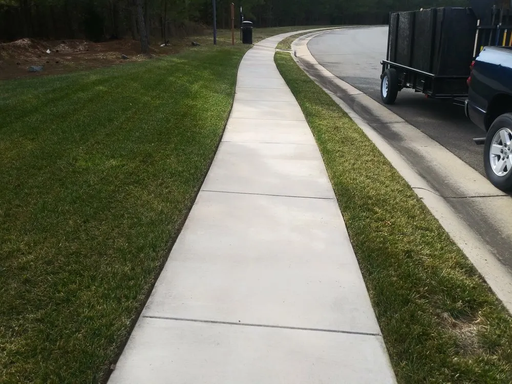 Affordable garden landscaping in Woodford, VA by LBN Lawn care