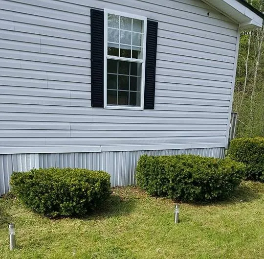 Professional garden landscaping experts serving South Greenfield, MO - LBW Lawncare