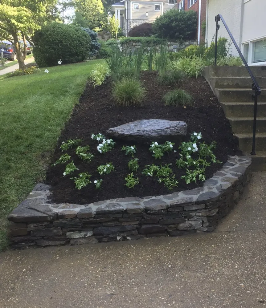 Trusted garden landscaping in Great Falls, VA - L&C Grounds Company