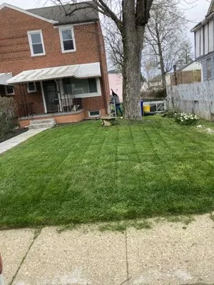 L/C Lawncare Moving & Hauling Logo