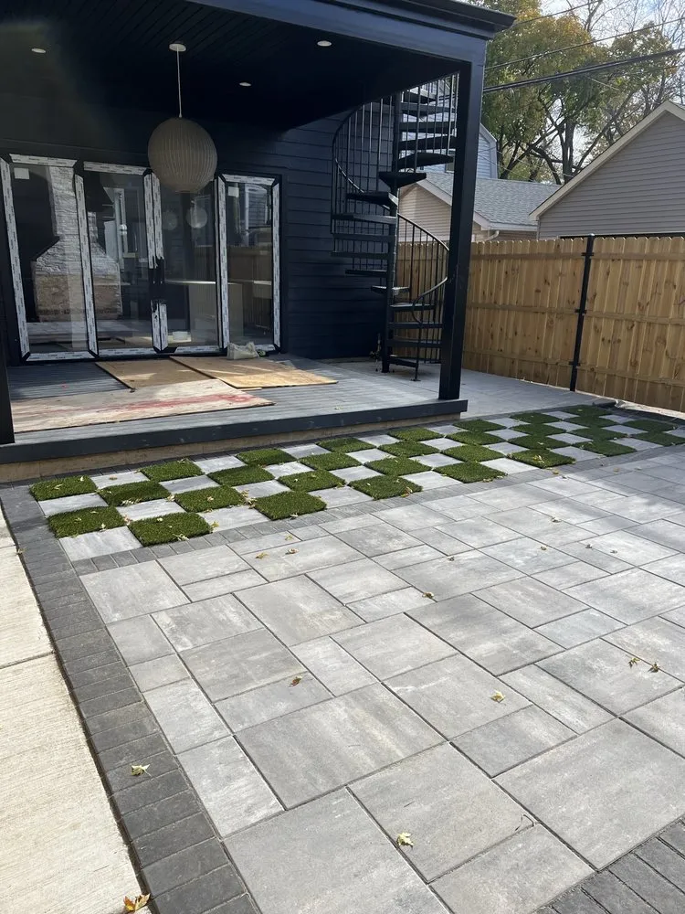 Affordable yard maintenance in Palatine, IL by LCA Landscaping & Stonework