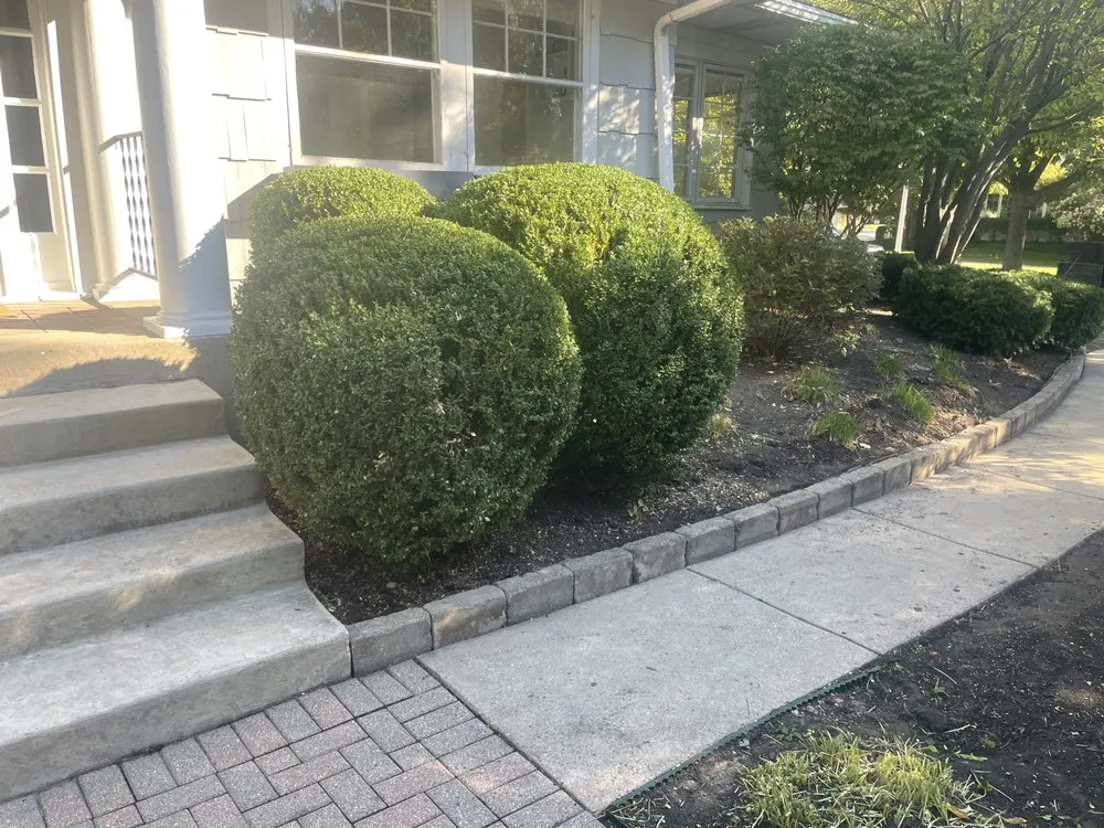 Affordable garden landscaping in Palatine, IL by LCA Landscaping & Stonework