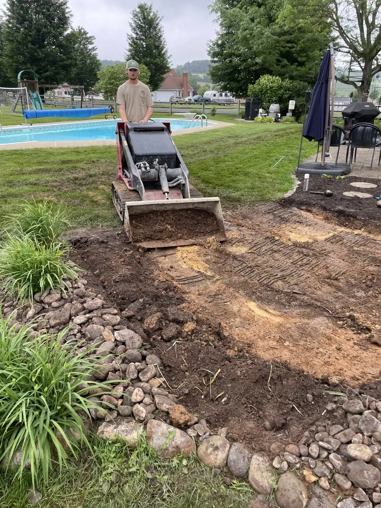 Expert yard maintenance in Douglassville, PA by LCG Landscaping