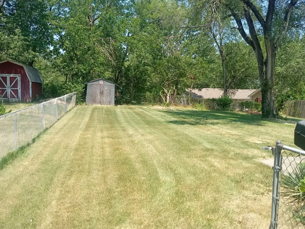 Custom yard maintenance near you in Overland Park, KS by LC’s Lawn and Landscaping