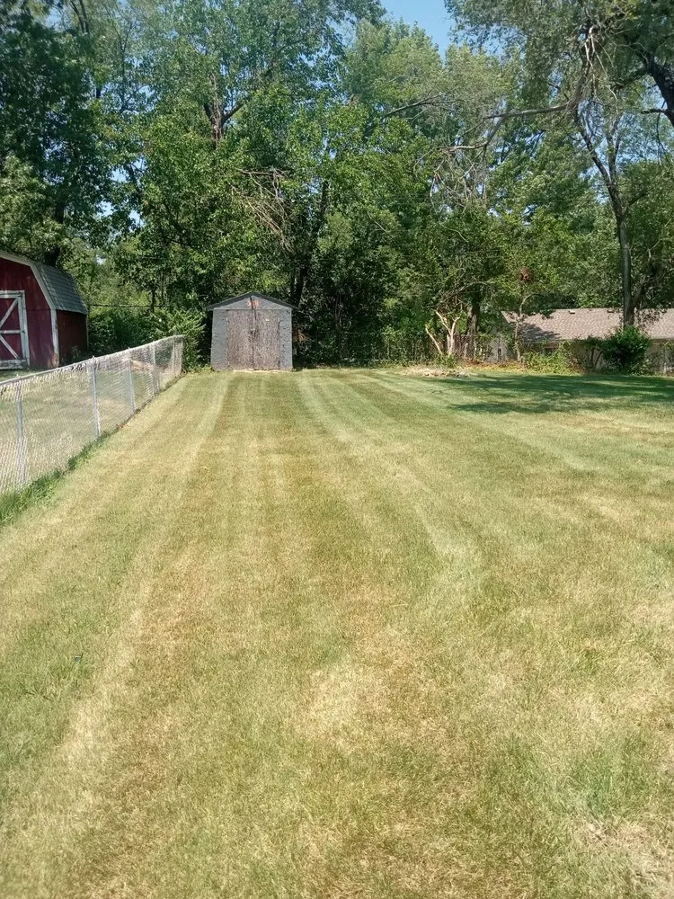 Expert landscaping services experts serving Overland Park, KS - LC’s Lawn and Landscaping