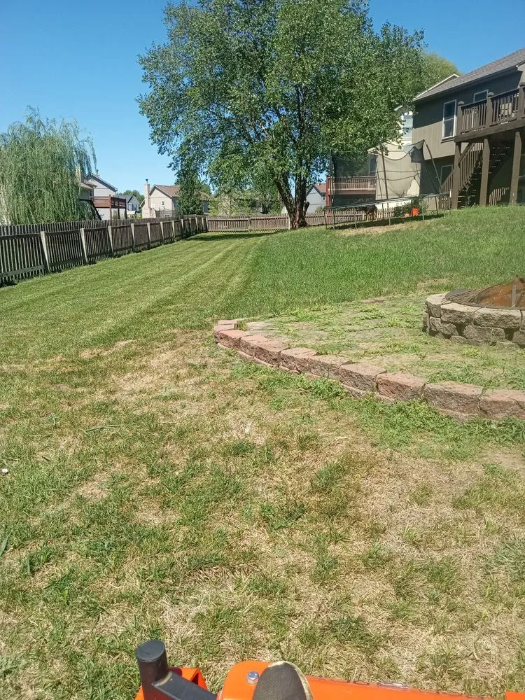 Local yard maintenance in Overland Park, KS - LC’s Lawn and Landscaping