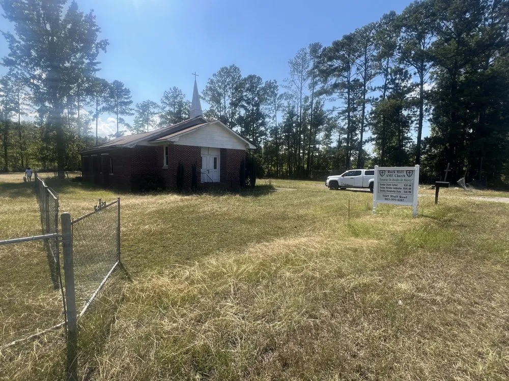 Reliable yard maintenance for homes in Eastover, SC by LC’s Lawn Care