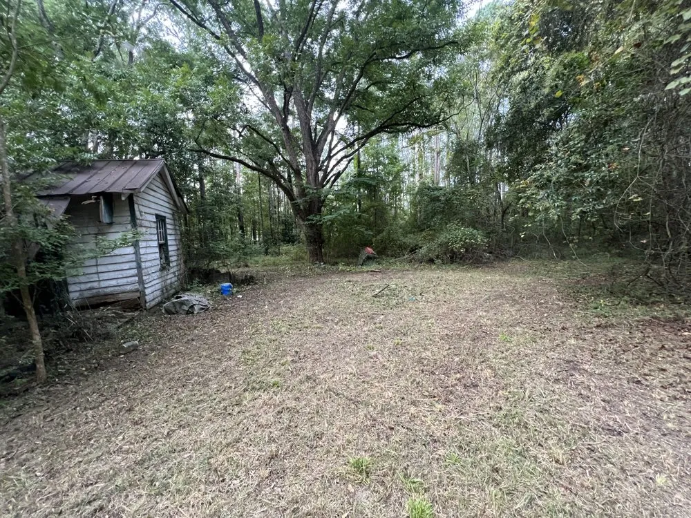 Local yard maintenance in Eastover, SC by LC’s Lawn Care