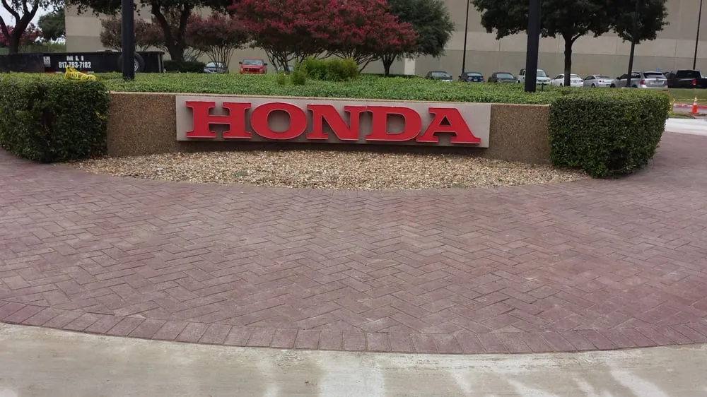 Custom landscape design for year-round maintenance in Alvarado, TX by LDE Landscapes