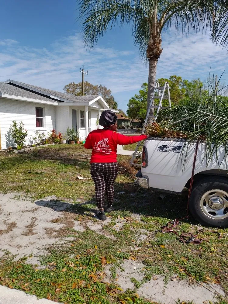 Local yard cleanup service in Ellenton, FL - Le Boss Landscaping