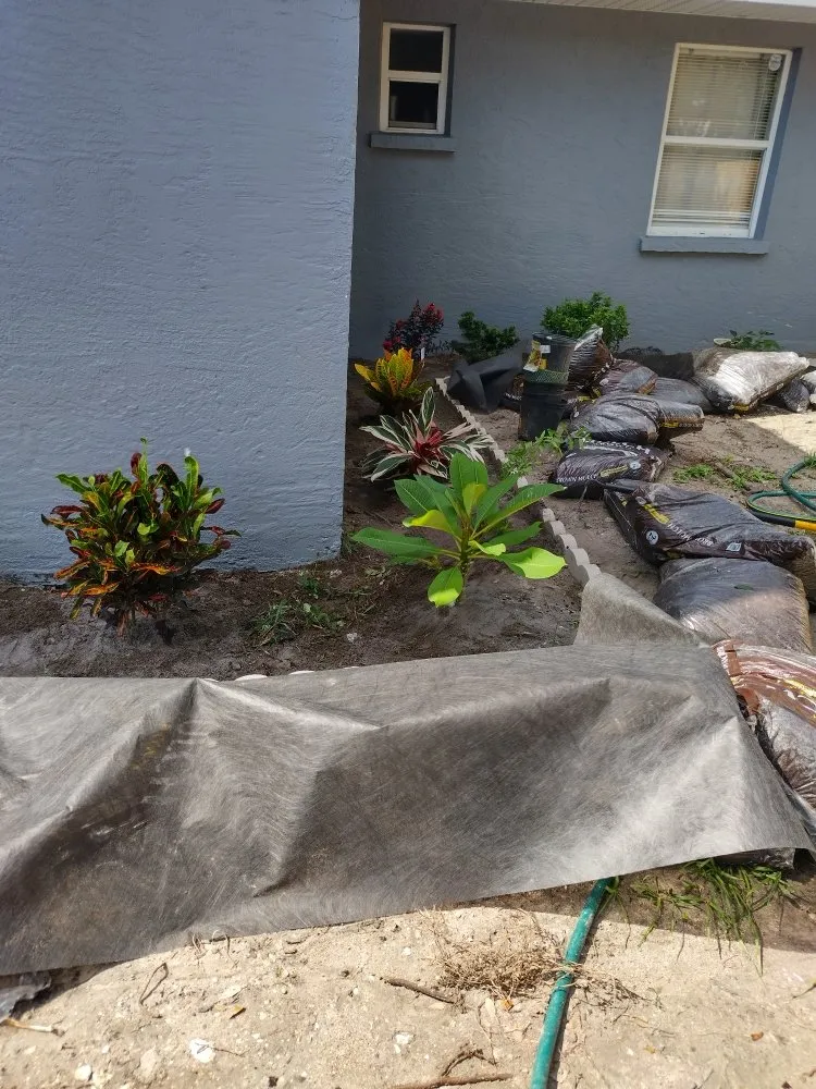 Custom landscaping services experts serving Ellenton, FL - Le Boss Landscaping