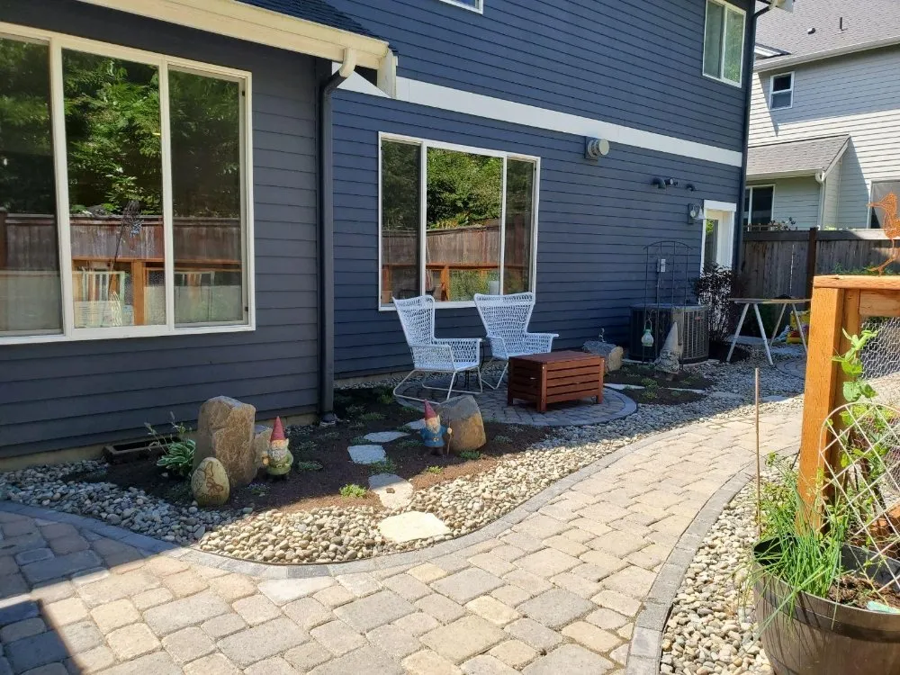 Reliable yard cleanup service experts serving Seattle, WA - Le Landscape & Yardwork