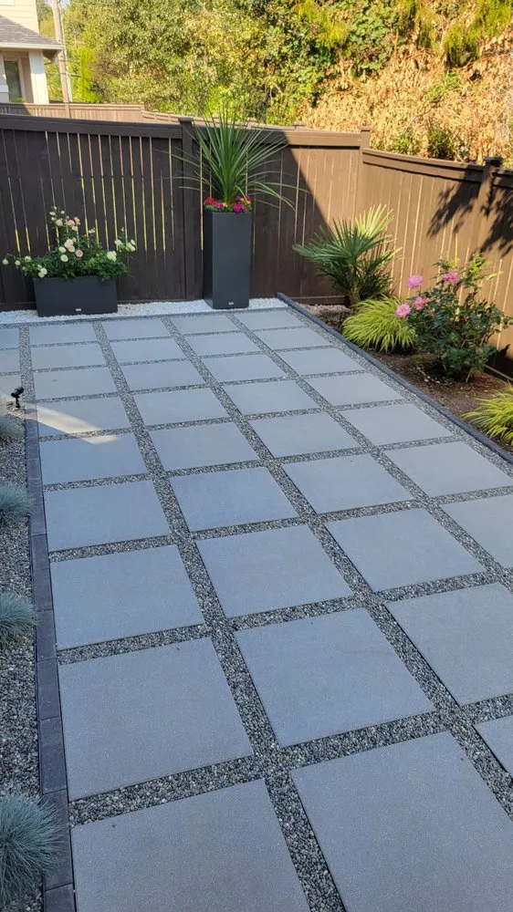 Affordable garden landscaping for beautiful yards in Seattle, WA by Le Landscape & Yardwork